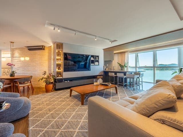 Foto 1 de Apartamento à venda, Pioneiros, Balneário Camboriú, SC