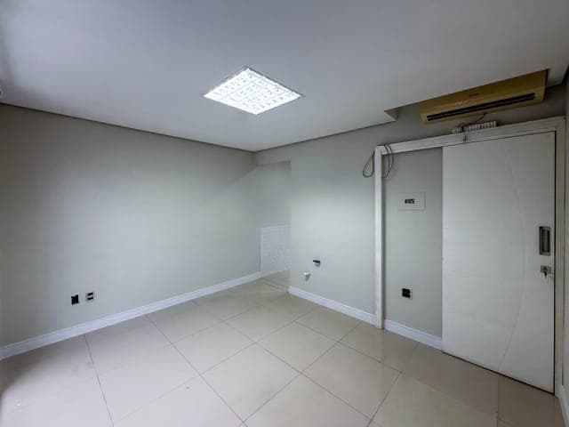 Foto 1 de Sala 01 para locação, Centro, Itajaí, SC