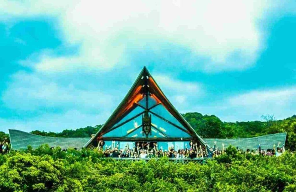 warung-beach-club-itajai