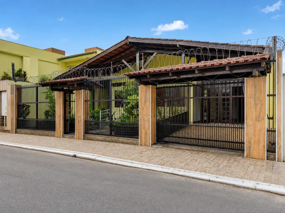 Foto 1 de Casa com 2 quartos sendo 1 suíte 100m² para locação, Centro, Itajaí, SC
