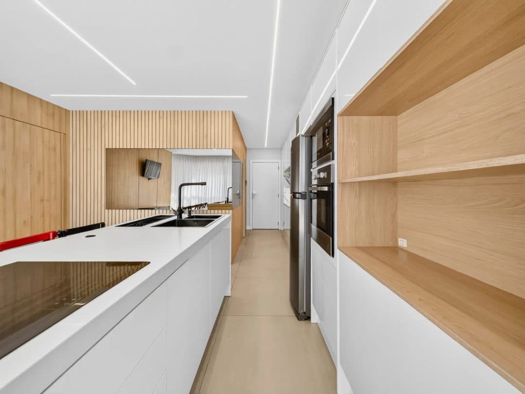 Foto 1 de Apartamento mobiliado para locação 3 quartos sendo 2 suítes 82m² , Cabeçudas, Itajaí, SC