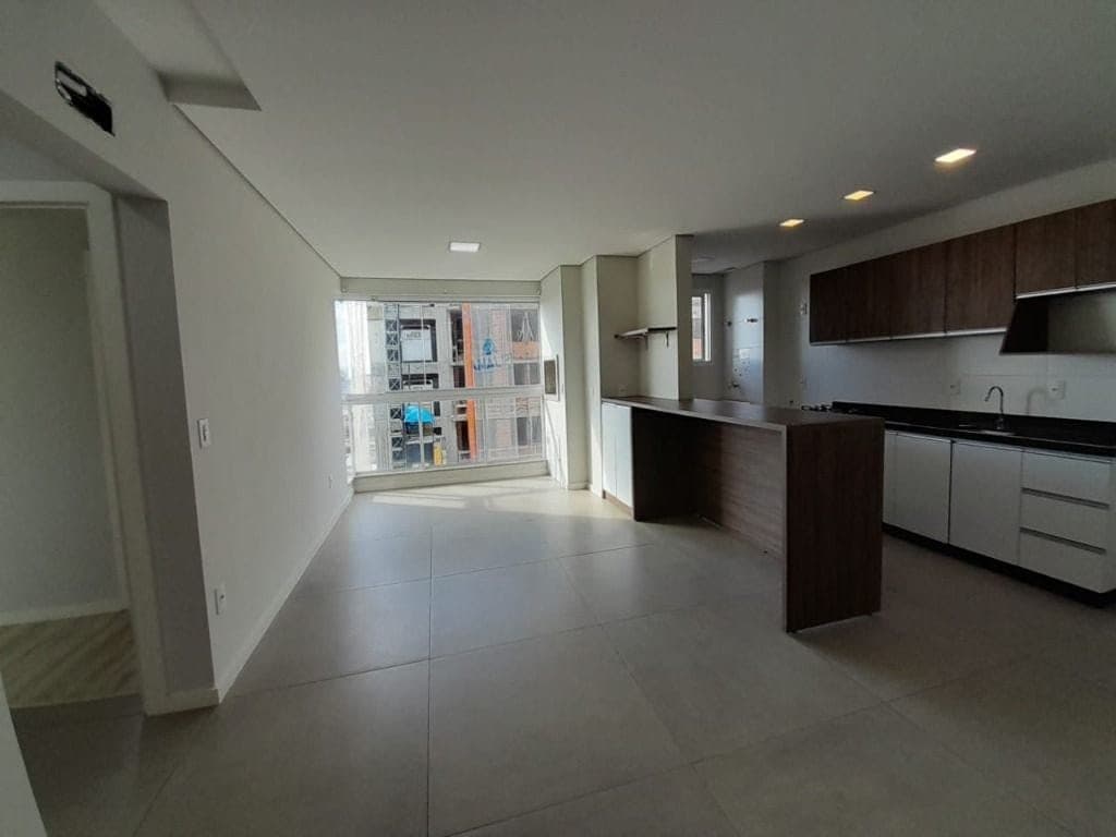Foto 1 de Apartamento com 2 dormitórios sendo 2 suites para alugar, 80 m² por R$ 3.300,00/mês - Centro - Itajaí/SC