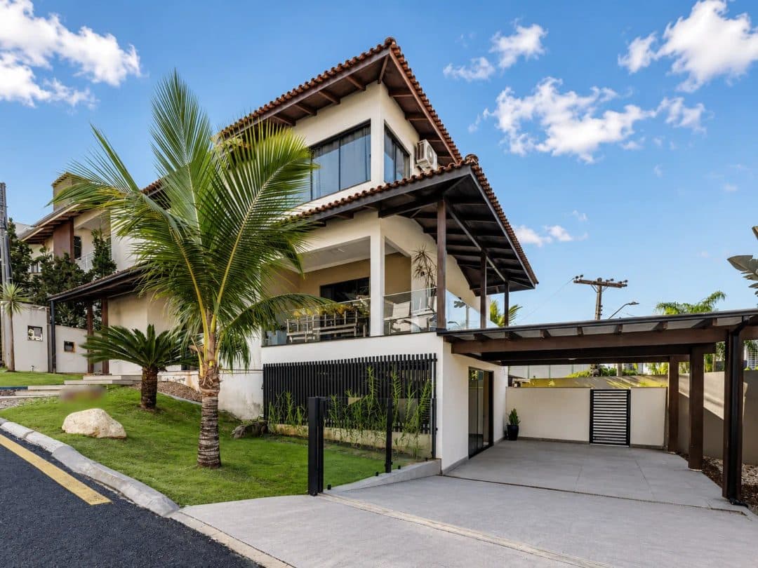 Foto 1 de Casa com 4 dormitórios para locação , 300 m² Ariribá - Balneário Camboriú/SC