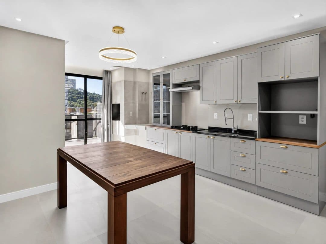 Foto 1 de Apartamento para locação com 2 suítes 95m² , Praia dos Amores, Balneário Camboriú, SC
