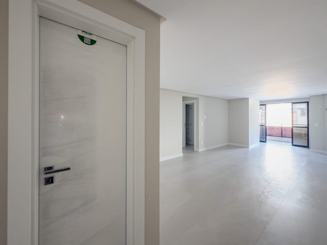 Foto 1 de Apartamento para permuta com 2 suítes, Praia dos Amores, Balneário Camboriú, SC