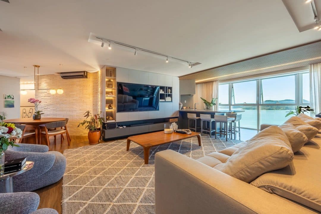 Foto 1 de Apartamento à venda, Pioneiros, Balneário Camboriú, SC