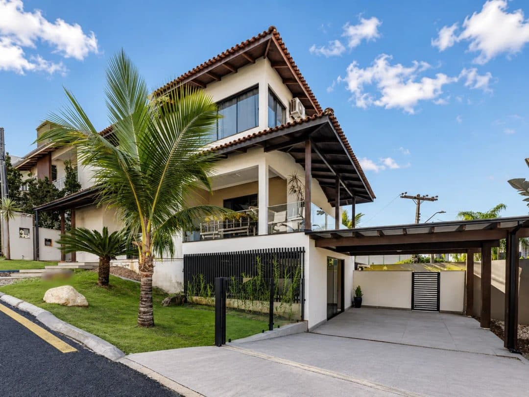 Foto 1 de Casa com 3 suítes + 1 dormitório à venda, 350 m² - Ariribá - Balneário Camboriú/SC