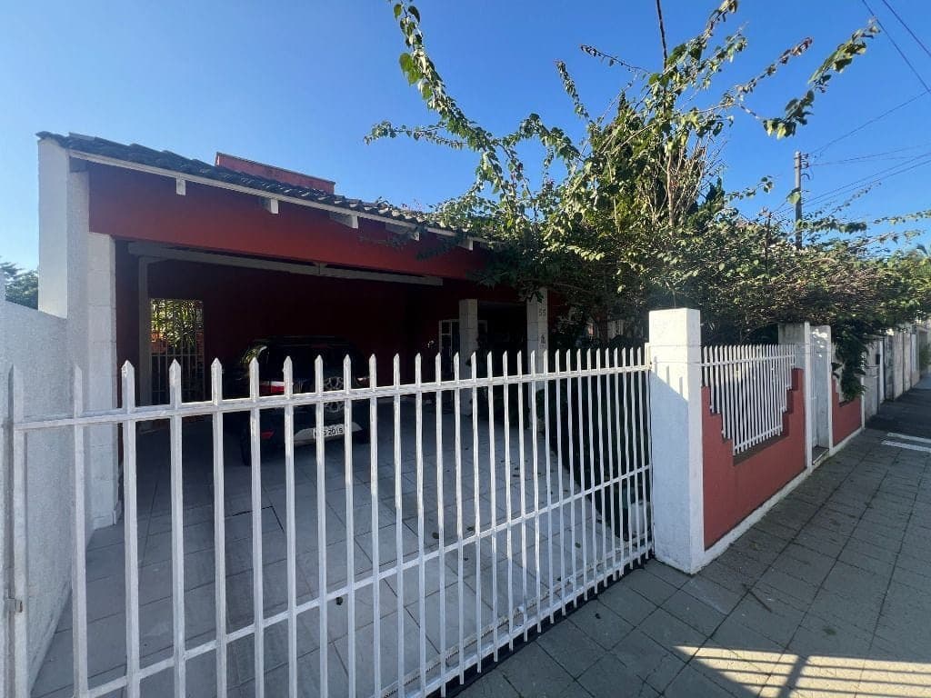Foto 1 de Casa com 1 suíte + 2 dormitórios à venda, 222 m² por R$ 1.600.000,00 - Dom Bosco - Itajaí/SC
