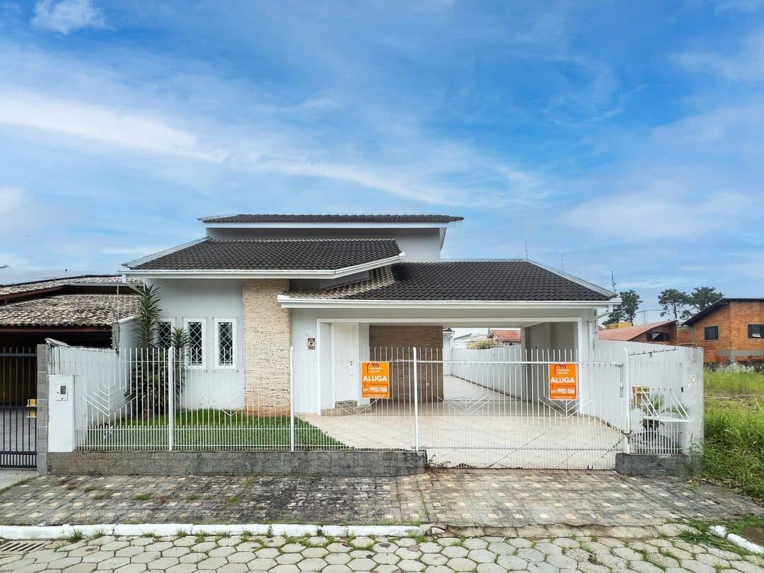 Foto 1 de Casa semimobiliada com 1 suíte + 3 dormitórios à venda, Dom Bosco, Itajaí, SC
