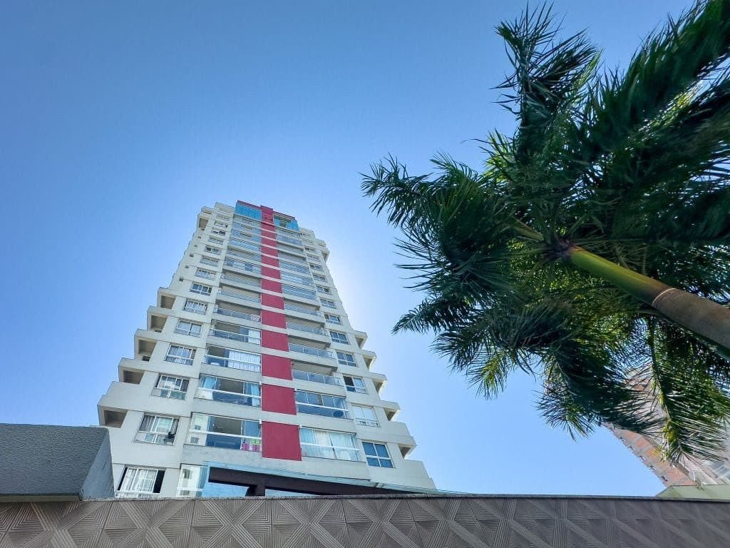 Foto 1 de Apartamento semimobiliado com 2 suítes à venda, 75 m² - Vila Operária - Itajaí/SC
