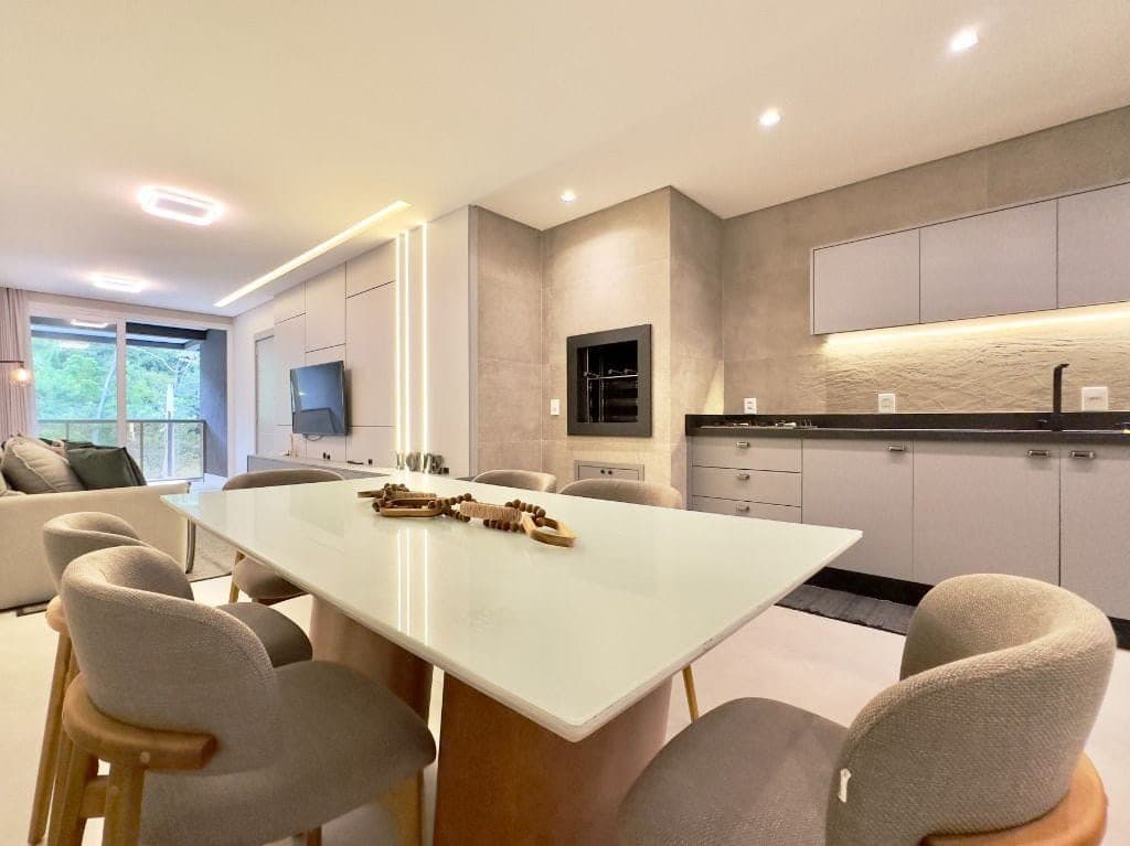 Foto 1 de Apartamento mobiliado, 1 suíte + 2 dormitórios à venda, 112 m² por R$ 1.980.000 - Praia Brava - Itajaí/SC