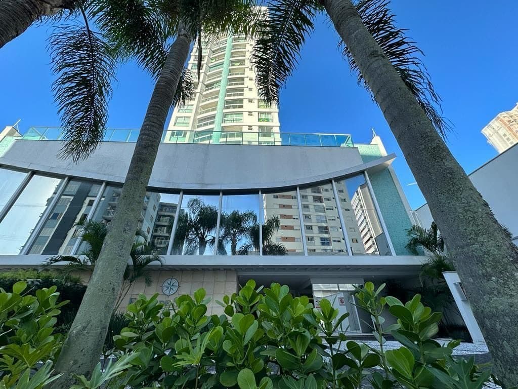 Foto 1 de Apartamento com 1 suíte mais 1 quarto à venda, 83 m² - Centro - Itajaí/SC