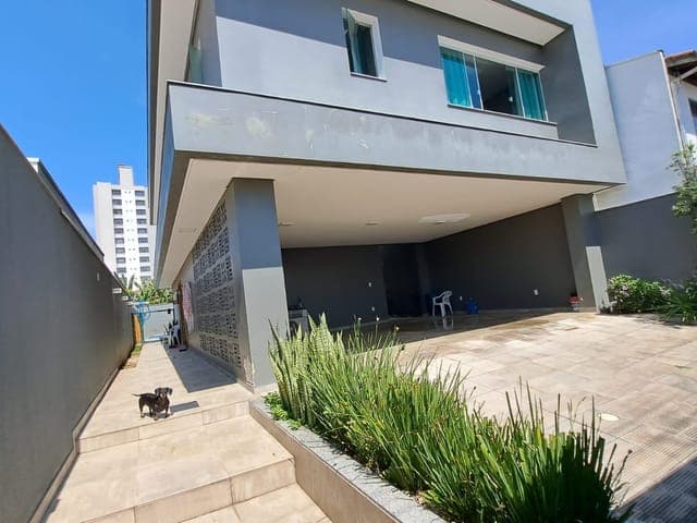 Foto 1 de Casa semimobiliada 1 suíte + 3 dormitórios à venda, São João, Itajaí, SC