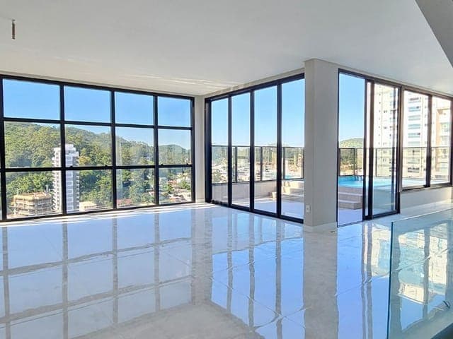 Foto 1 de Cobertura Triplex com 3 suítes à venda, 303 m² - Fazenda - Itajaí/SC